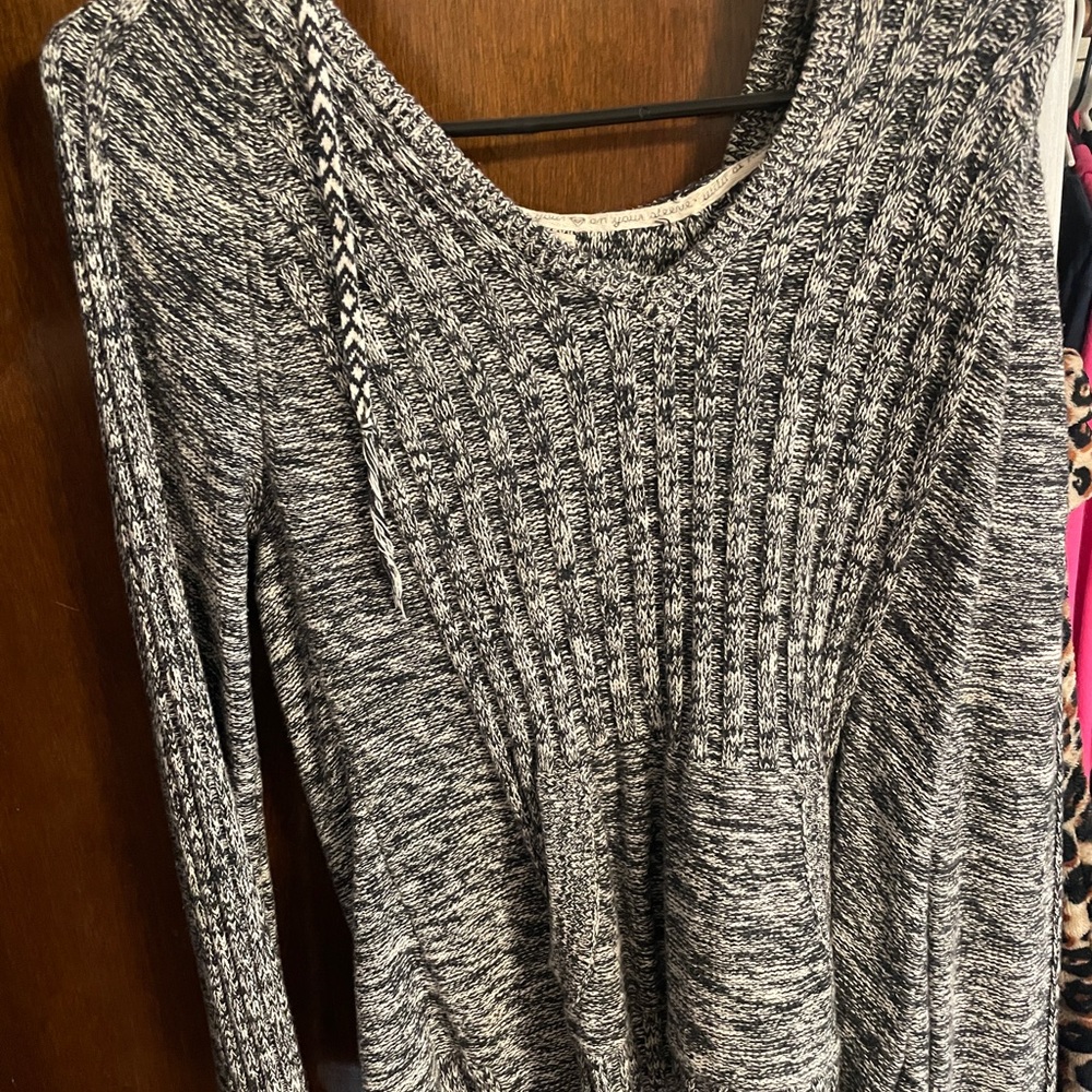 Roxy Black and White Crew Neck Sweater with Ribbed Knit